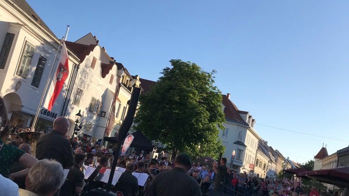 Konzert der Militärmusik in der Fußgängerzone Eisenstadt