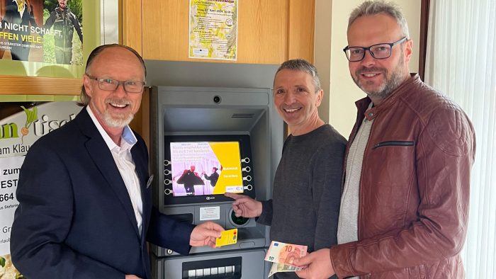 Vizebgm. Rudolf Rogatsch und das Team der SPÖ Neuhaus sichern die Bargeldversorgung in der Gemeinde Neuhaus am Klausenbach