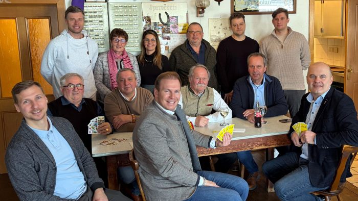 Schnitzel- & Knoblauchwurst-Schnapsen in Heiligenkreuz war voller Erfolg!