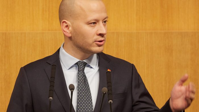 Der Forensiker im Hohen Haus: Maximilian Köllners akribische Jagd nach der Wahrheit