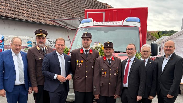 Neues KLFA-L Fahrzeug der Feuerwehr Mogersdorf feierlich seiner Bestimmung übergeben