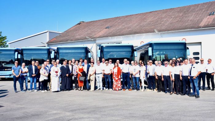 Feierliche Segnung: 36 neue Linienbusse für die Dr. Richard Gruppe im Burgenland